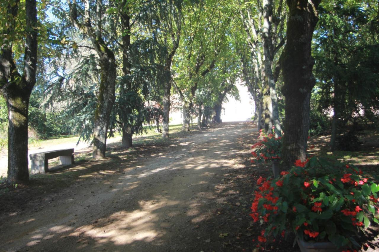 Chateau De La Chapelle Des Bois Fleurie Zimmer foto